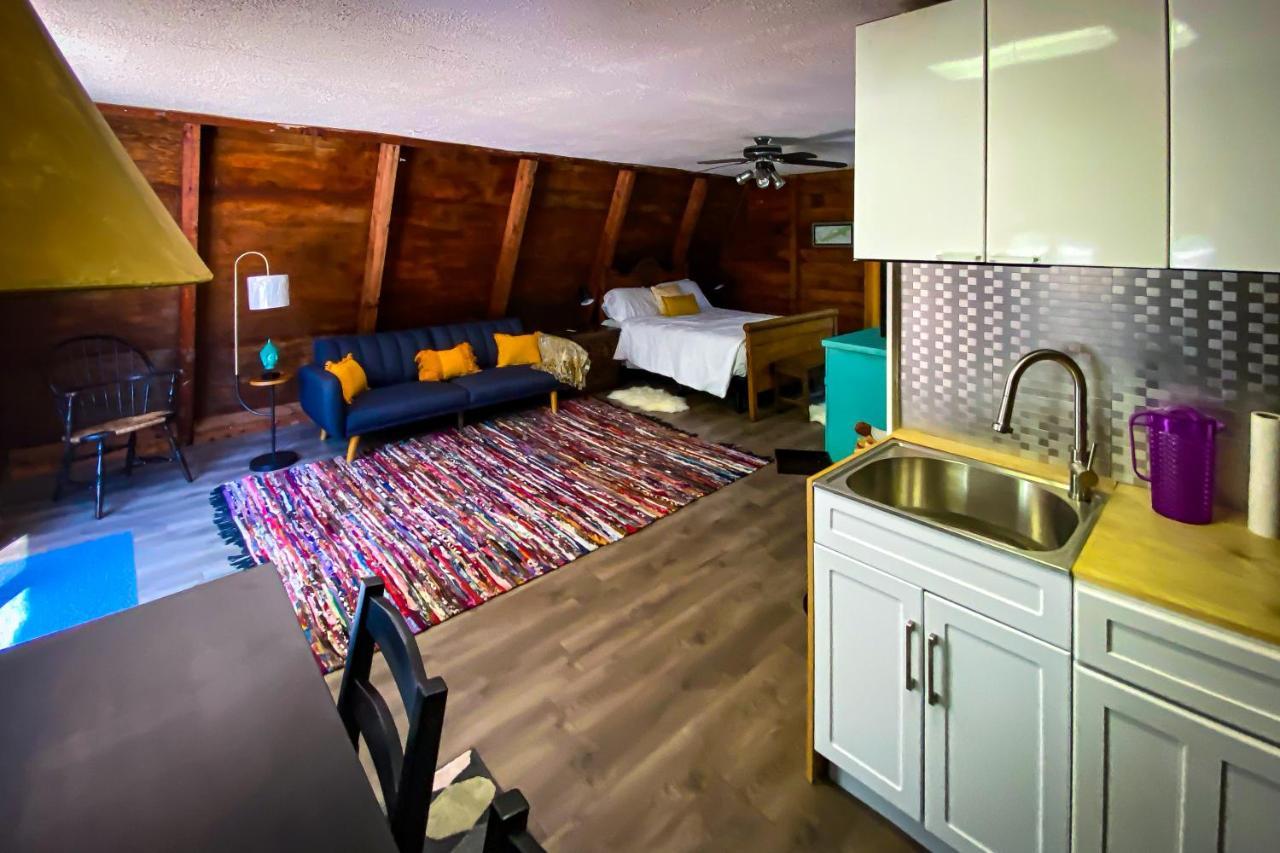 فيلا Wurtsboroفي Hikers Haven, A Cozy Cabin Loft Above Bashakill Wildlife Refuge المظهر الخارجي الصورة