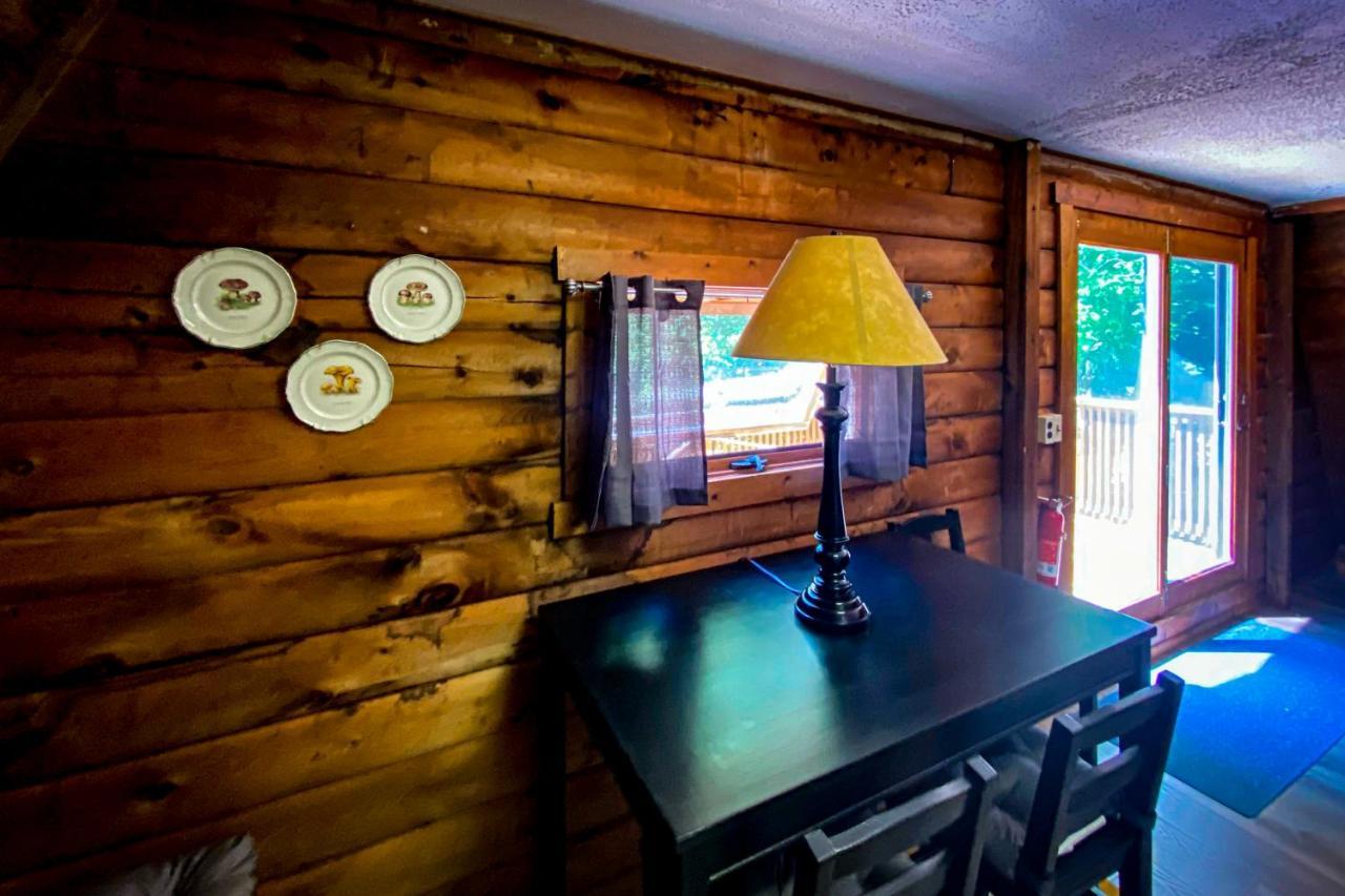 فيلا Wurtsboroفي Hikers Haven, A Cozy Cabin Loft Above Bashakill Wildlife Refuge المظهر الخارجي الصورة