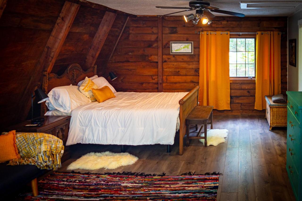 فيلا Wurtsboroفي Hikers Haven, A Cozy Cabin Loft Above Bashakill Wildlife Refuge المظهر الخارجي الصورة