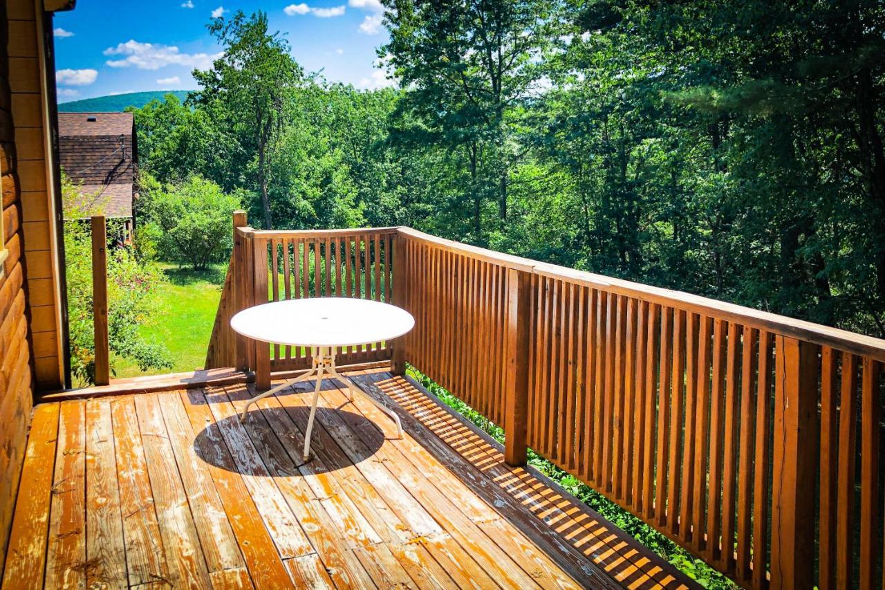 فيلا Wurtsboroفي Hikers Haven, A Cozy Cabin Loft Above Bashakill Wildlife Refuge المظهر الخارجي الصورة